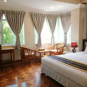 Hotel Grand Laurel